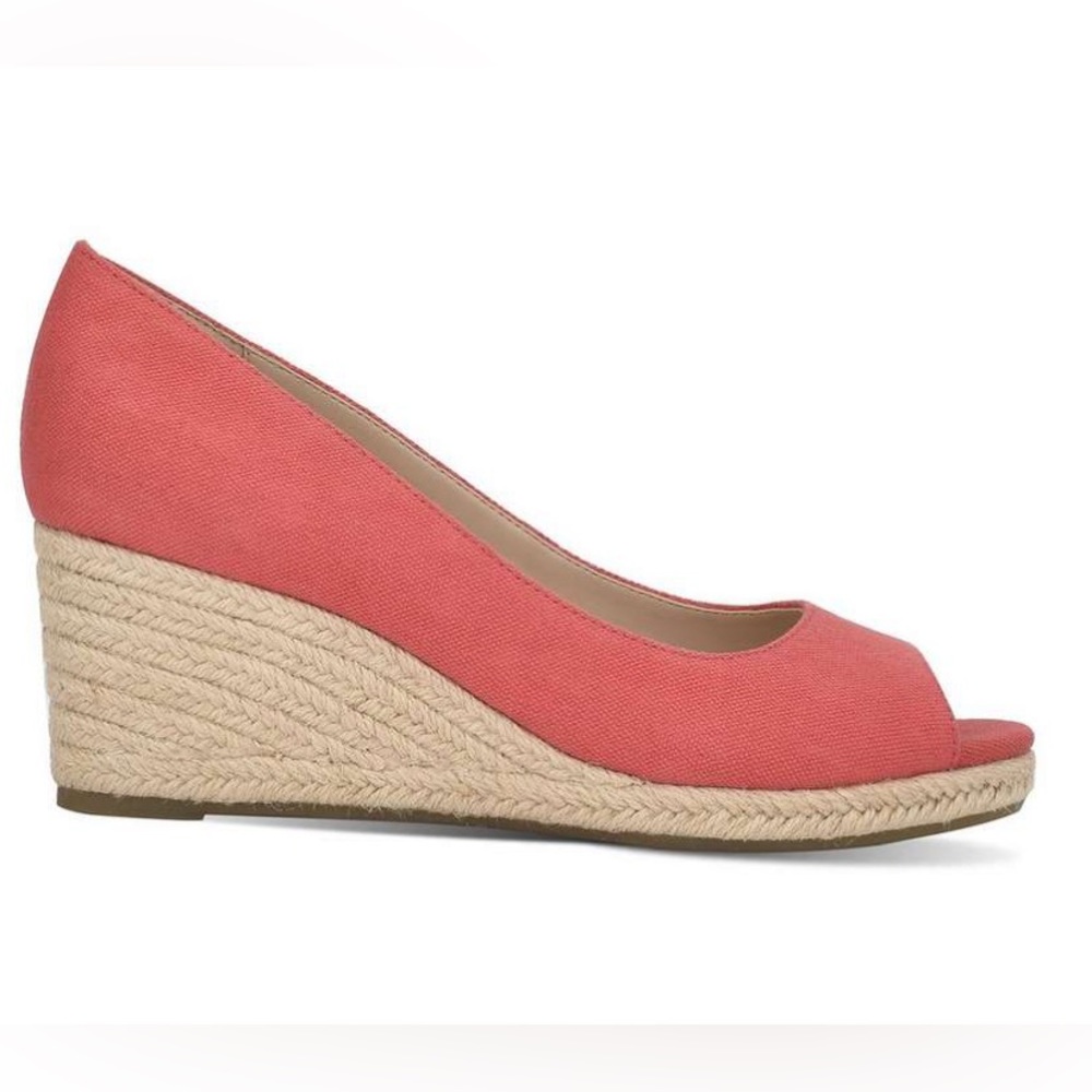 Bandolino Nuri Wedges - Picture 2 of 7